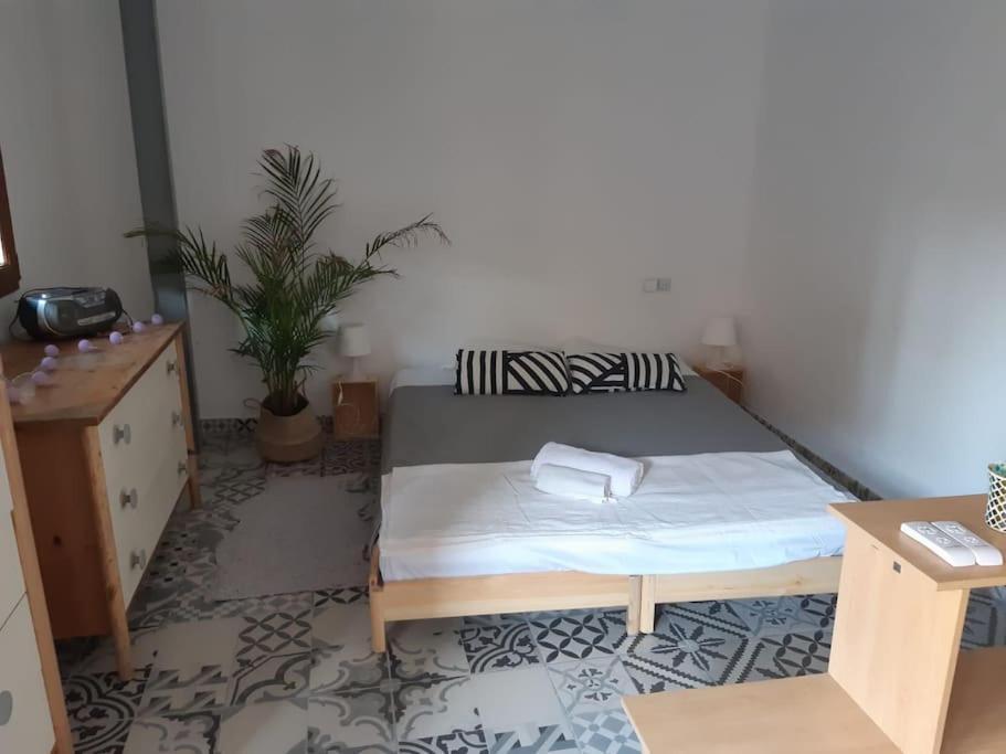 Precioso Apartamento Con A/A En Ruzafa Con Terracita Privada Y Acceso A Un Jardin, Para 2-3 Personas Valencia Exterior foto